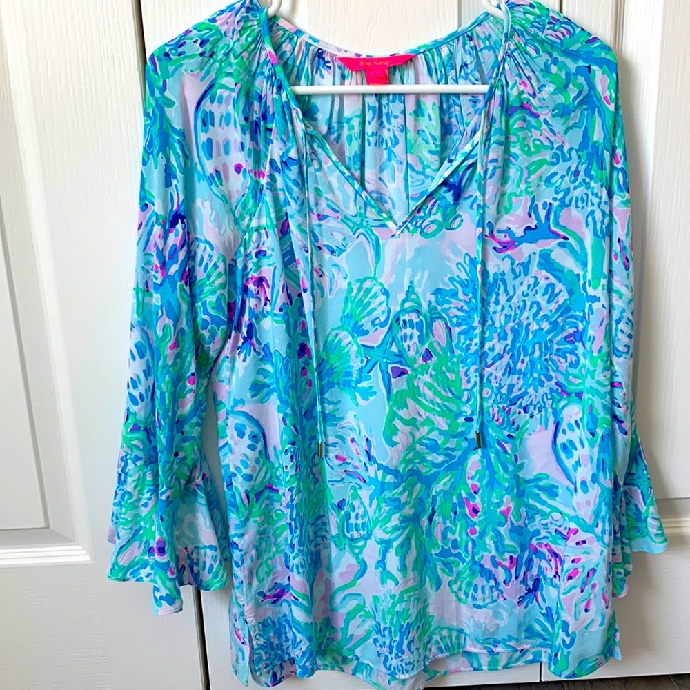 Lilly Pulitzer blouse with flare sleeves size small.